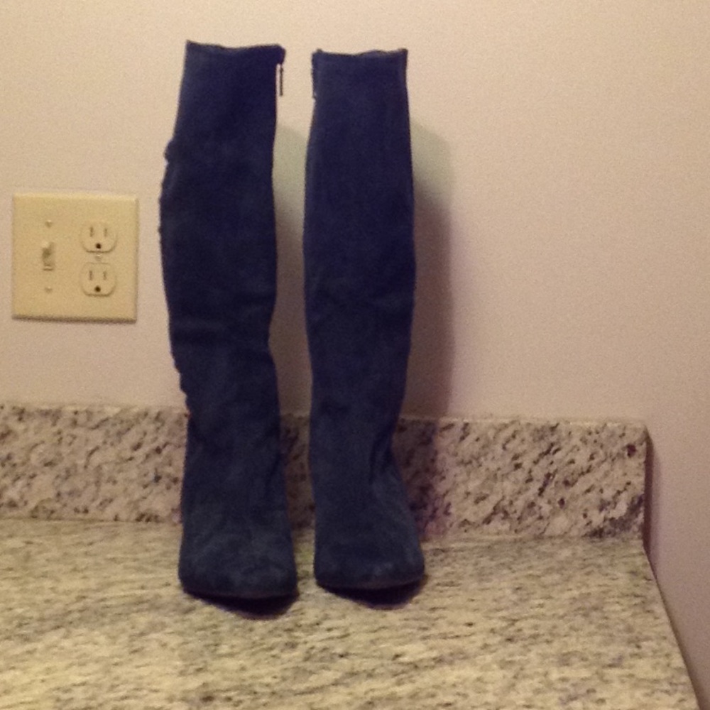 Impo suede stretch boots. Color teal